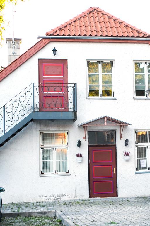 Guesthouse Laurits Kuressaare Exterior foto